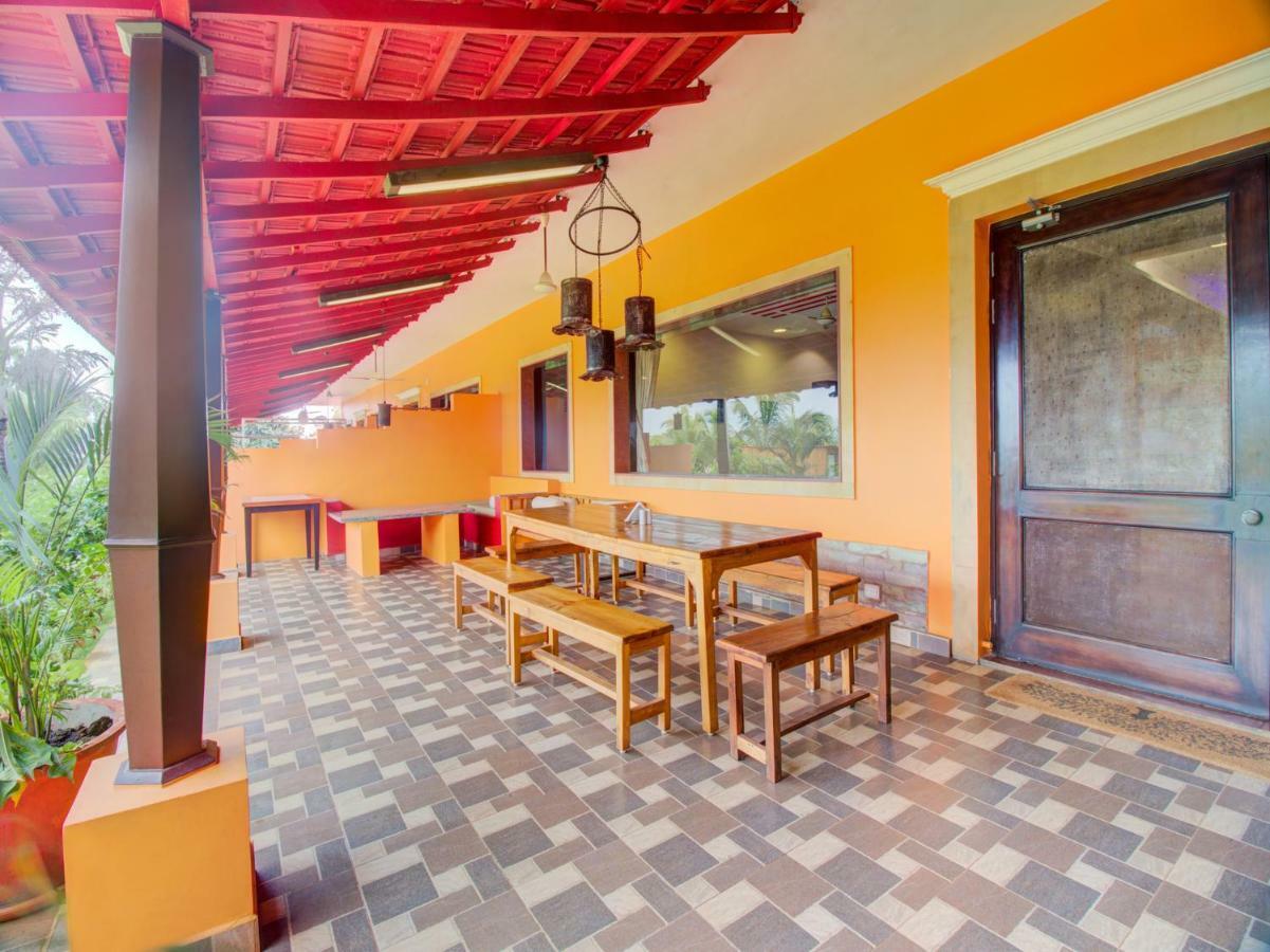 La Papa Resort Morjim Exterior foto